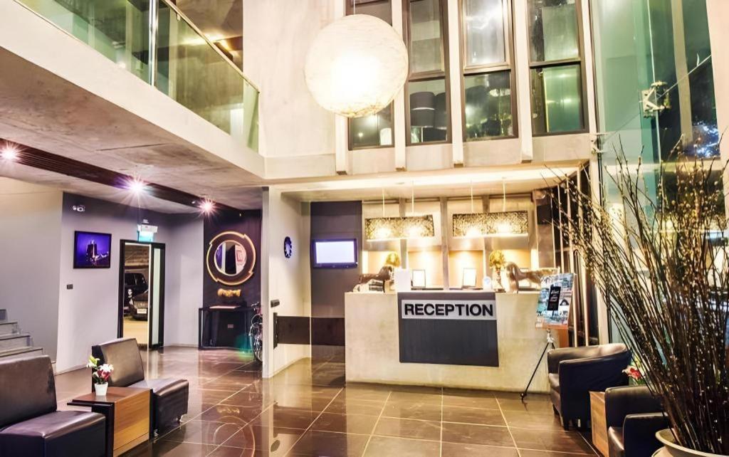 B2 Black Business And Budget Hotel Чиангмай Екстериор снимка